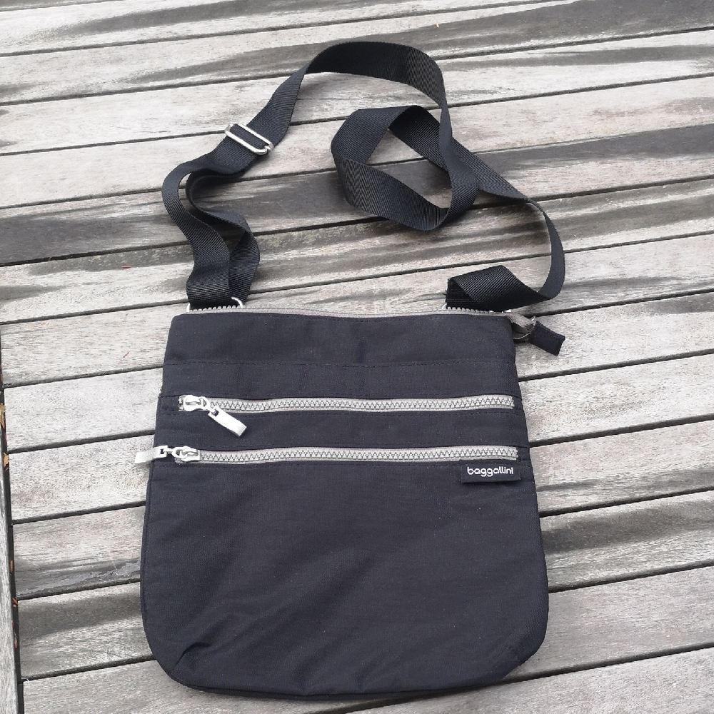 Baggallini crossbody
